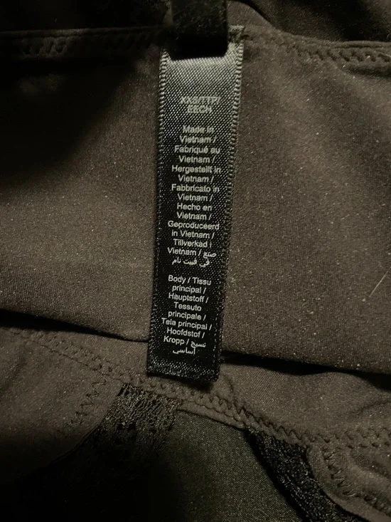 Black lace tank top - Picture 2 of 3